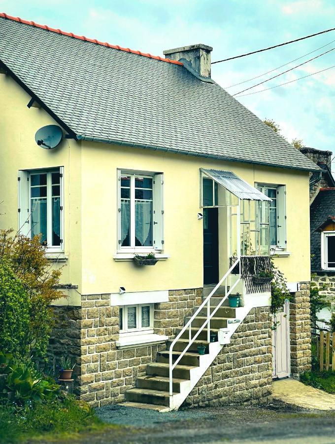 Maison Collinee Rostrenen Exteriér fotografie